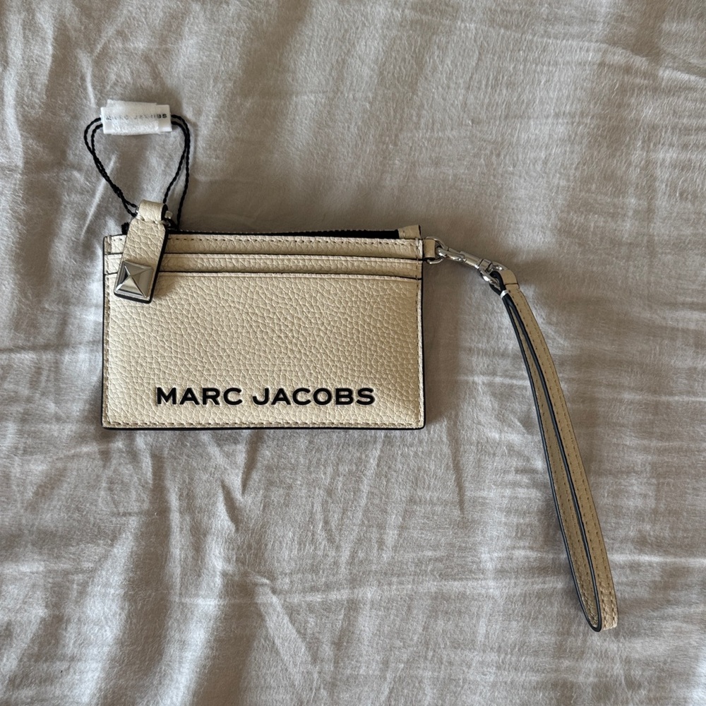 Marc Jacobs Beige marshmallow Wristlet card holderwith Strap